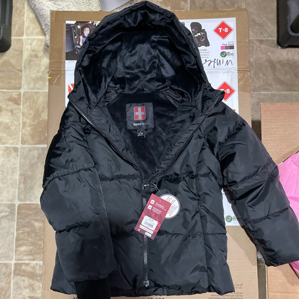 Size 6/6x (small) Swiss Tech Winter Puffer Jacket with Hood